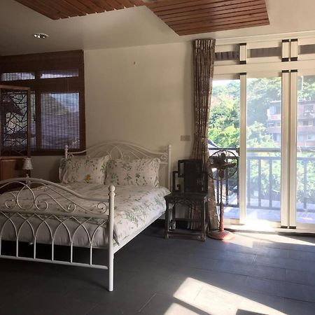 Qi Tang Lane Apartment Jiufen Room photo