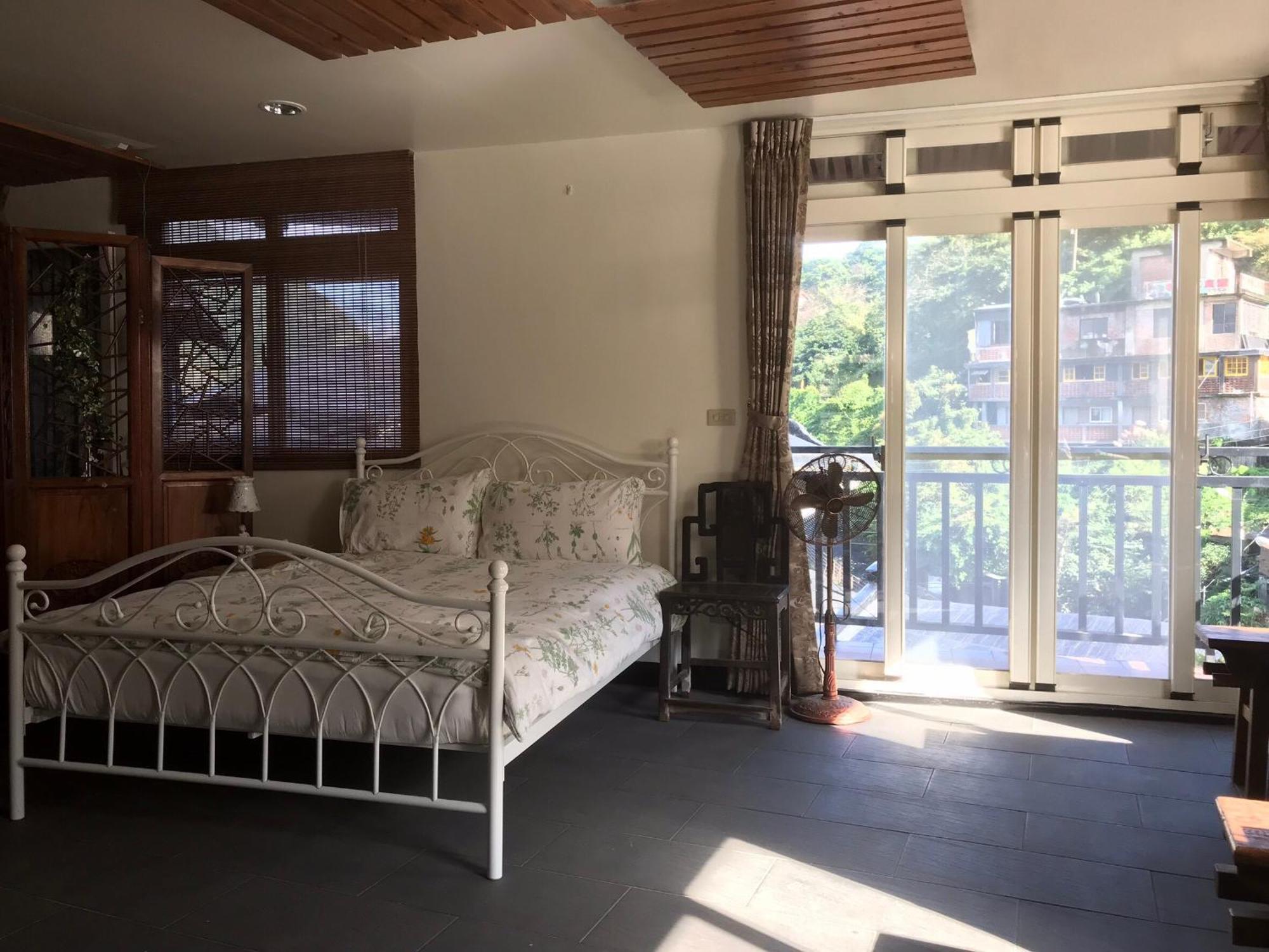 Qi Tang Lane Apartment Jiufen Room photo