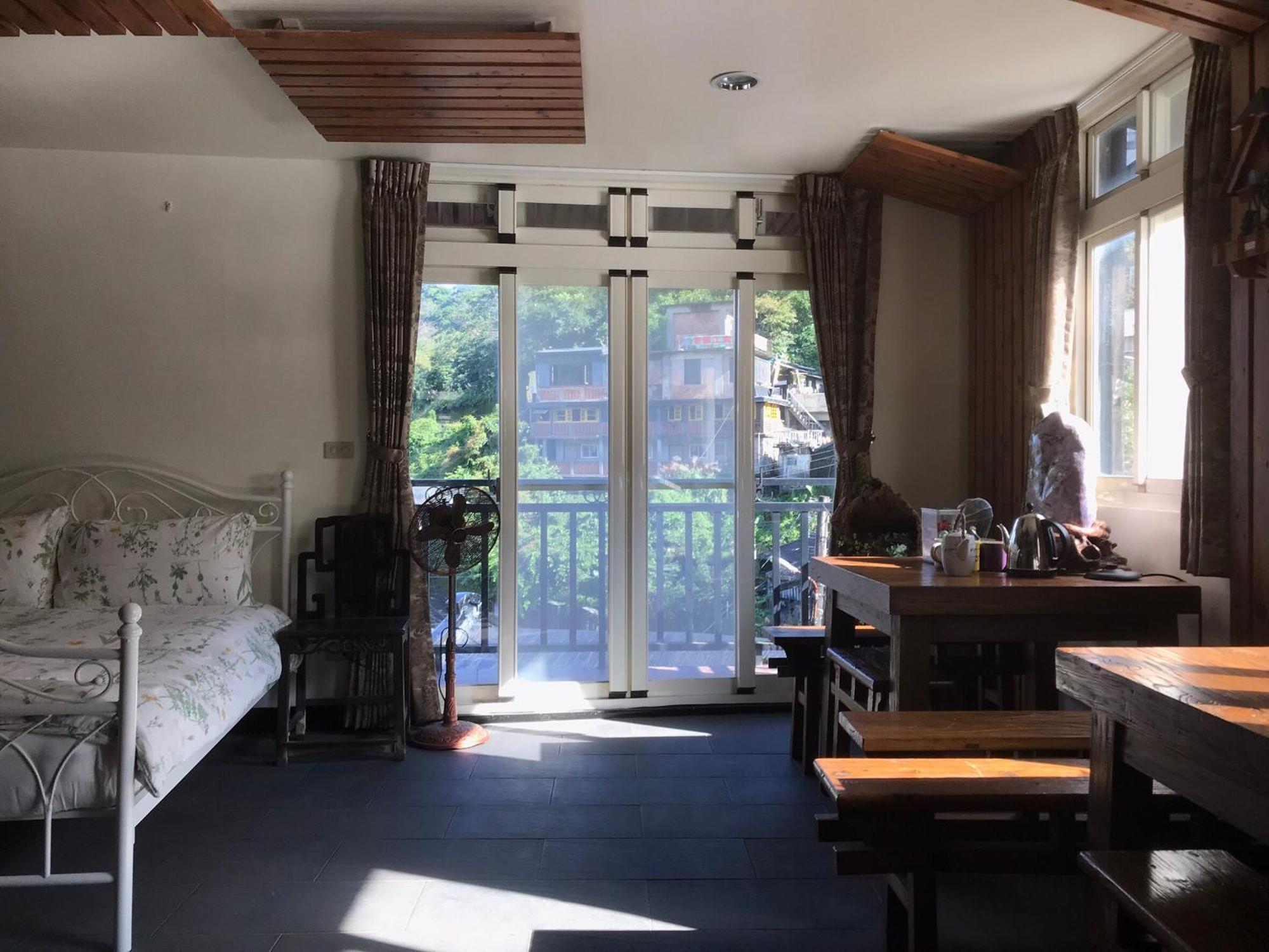 Qi Tang Lane Apartment Jiufen Room photo